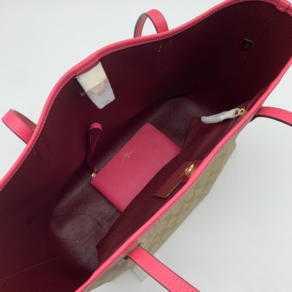 Coach City Tote And Wristlet Set - Picture 11 of 13